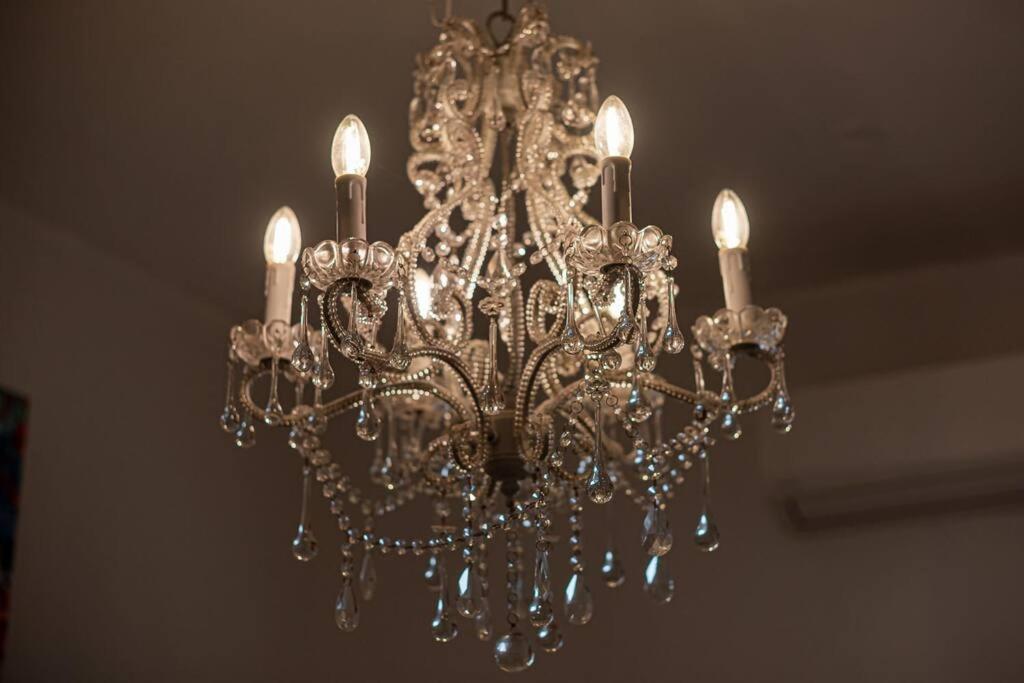Historic Beauty In The Cbd! Parking And Wifi Apartment Лонсестън Екстериор снимка